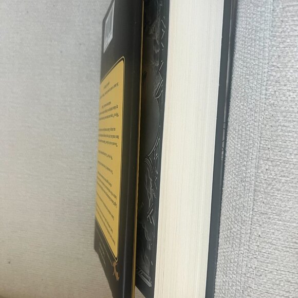 Onyx Storm by Rebecca Yarros - Picture 2 of 3